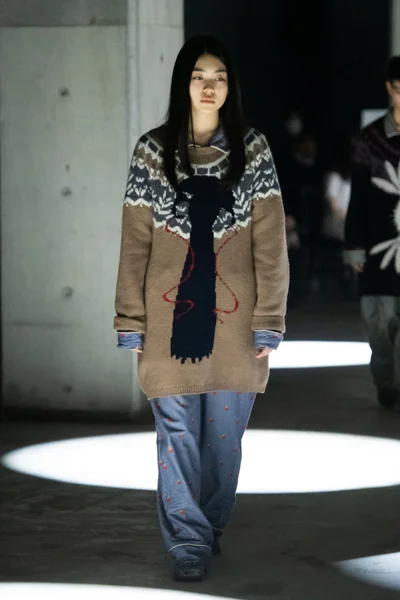 Look 9